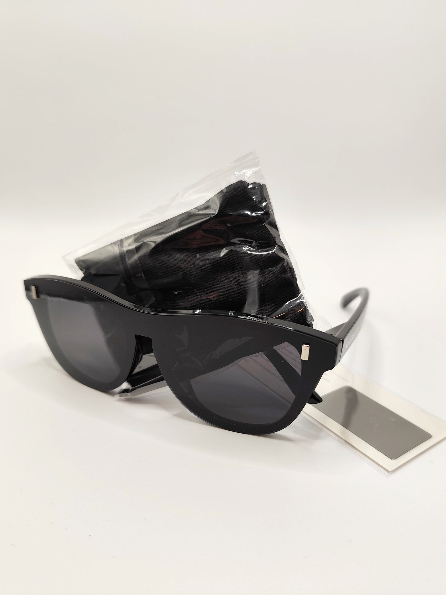 Occhiali da Sole Uomo Donna Polarizzanti 100% Look Free Time Colore Nero