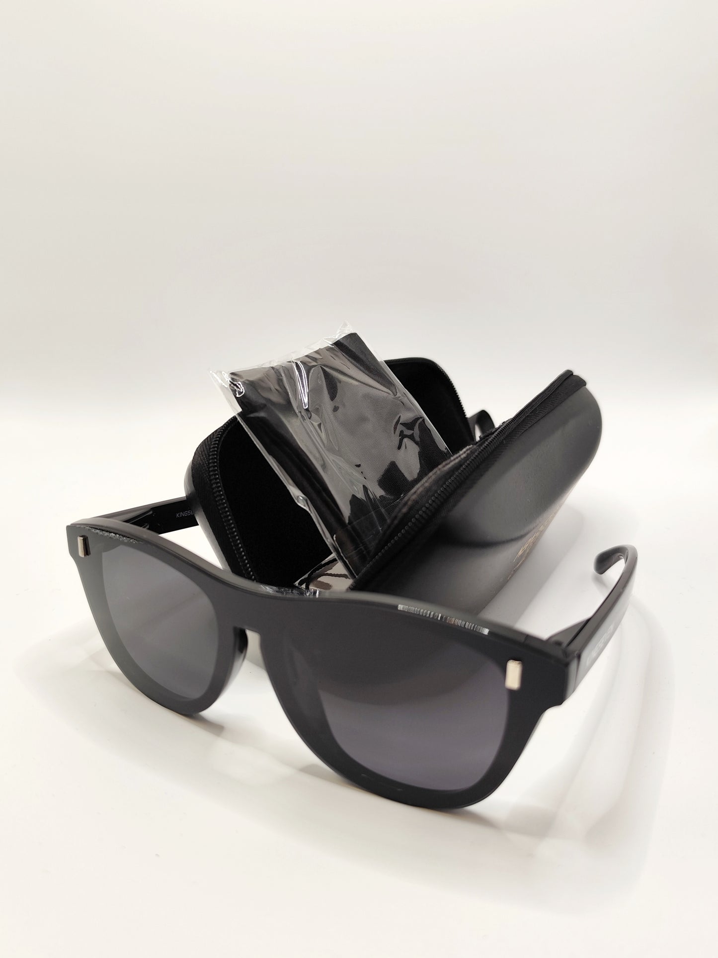 Occhiali da Sole Uomo Donna Polarizzanti 100% Look Free Time Colore Nero